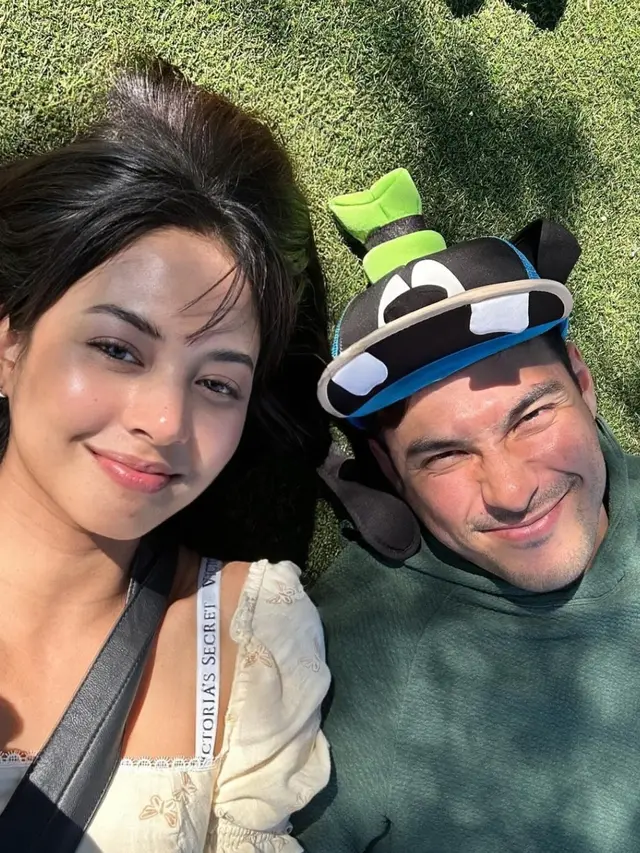 Aurelie Moeremans dan Tyler Bigenho
