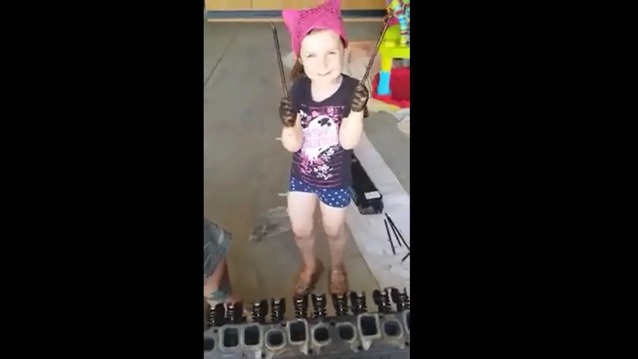 Bocak Cilik jadi Montir