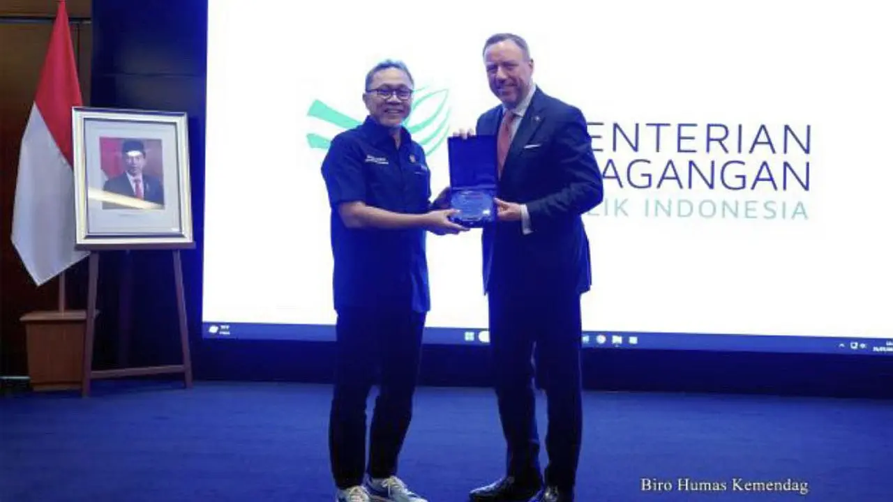 Menteri Perdagangan Zulkifli Hasan alias Zulhas bertemu dengan delegasi Dewan Bisnis Uni Eropa ASEAN (EU-ASEAN Business Council/EU-ABC) dan Euro Cham di Jakarta, pada Senin (31/7/2023). (Dok Kemendag)