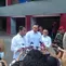 Presiden Jokowi saat menjawab pertanyaan wartawan setelah menyerahkan sertifikat elektronik di GOR Tawangalun Banyuwangi (Hermawan Arifianto/Liputan6.com)