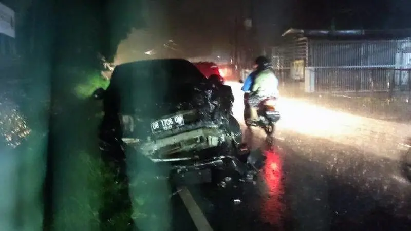 Kasus kecelakaan beruntun yang terjadi di ruas Jalan Manado-Bitung, Minggu (26/3/2023).