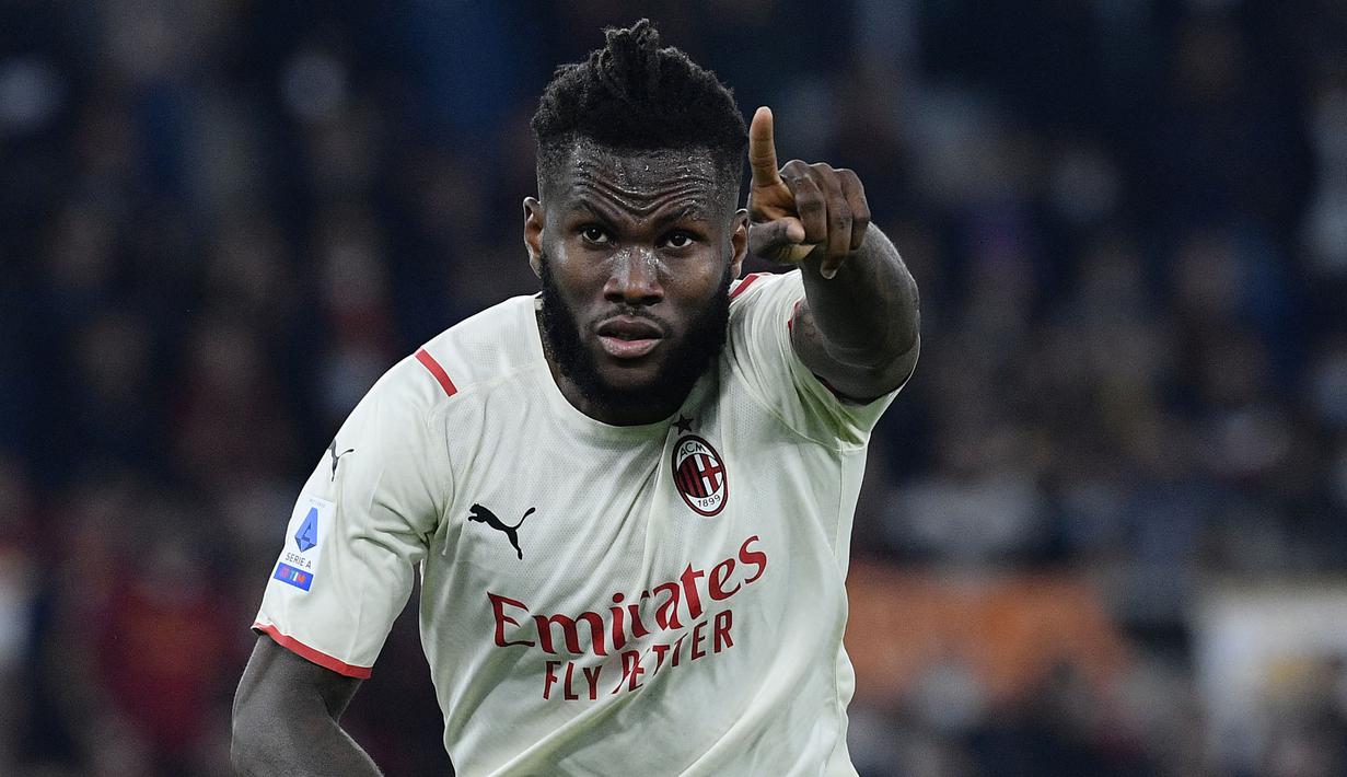 Franck Kessie merupakan salah satu gelandang terbaik di Liga Italia. Kontraknya di AC Milan diketahui akan berakhir pada akhir musim ini. Kessie banyak dilirik oleh klub-klub besar Eropa seperti Tottenham Hotspur dan Manchester United pada bursa transfer musim dingin ini. (AFP/Filippo Monteforte)