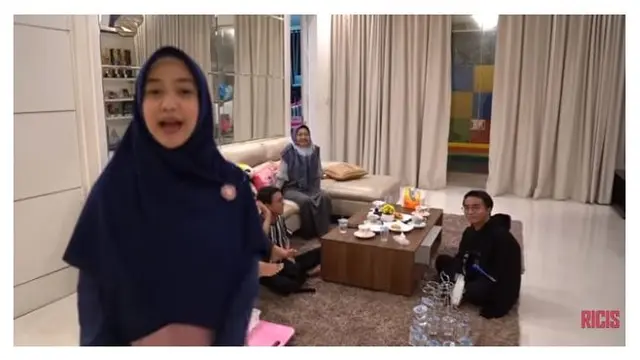 6 Momen Seru Ria Ricis Sahur Bareng Taqy Malik dan Adiknya