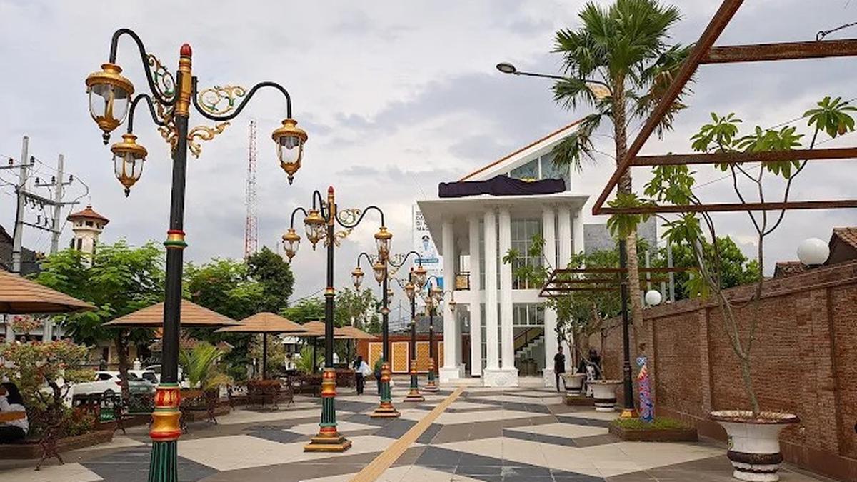 8 Rekomendasi Tempat Makan Enak Dekat 'Malioboro' Madiun, Dekat dan Lezat