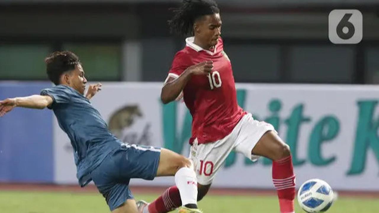 Cerita di Vietnam: Ronaldo Kwateh Terkenal karena 'klikbait', Lemparan Arhan Viral