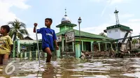 Perumahan Pondok Gede Permai Terendam Banjir 6 Meter, Petugas Fokus Evakuasi Warga