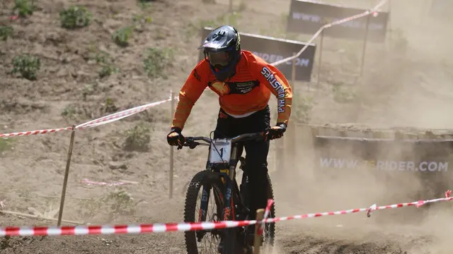 Abdul Hakim - 76 Indonesian Downhill