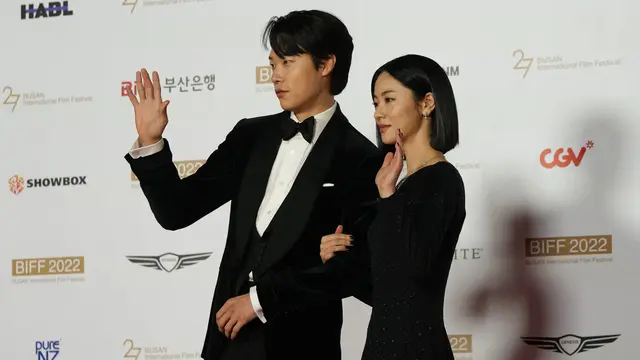 Jeon Yeo Been dan Ryu Jun Yeol. (Foto: AP Photo/Ahn Young-joon)