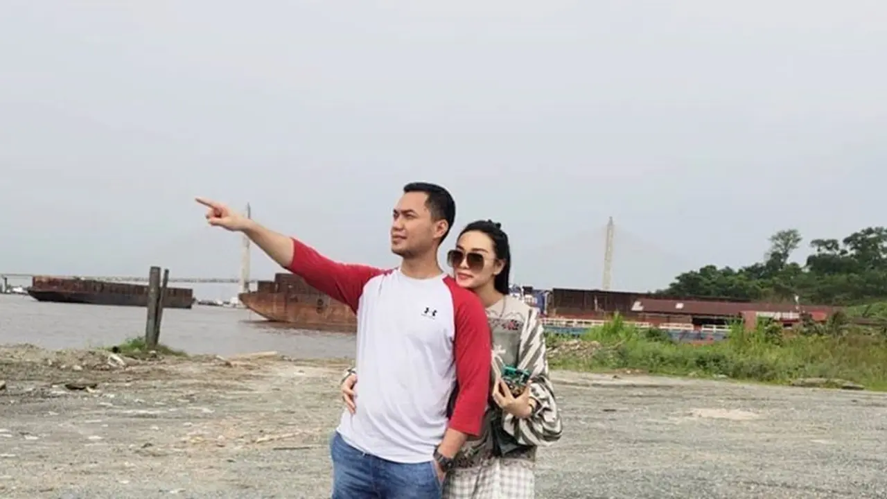 6 Momen Liburan Zaskia Gotik Bersama Keluarga Besar Suami, Penuh Kehangatan