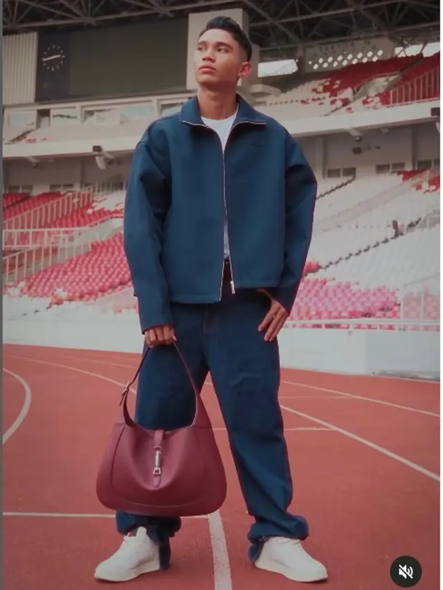 Gaya Cool Marselino Fedinan Jadi Model Pakaian dan Tas Gucci