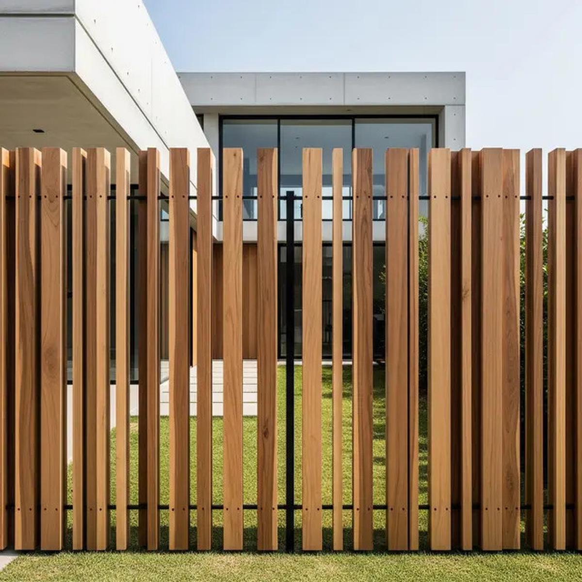 7 Trik Bikin Rumah Sederhana Terlihat Elegan dengan Pagar Kayu Minimalis, Inspirasi Desain yang Hangat dan Modern