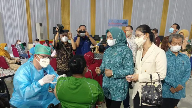Vaksinasi Warga Disabilitas