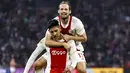 Ajax Amsterdam telah dikenal sebagai salah satu klub pemasok pemain berkualitas di liga-liga Eropa lewat akademi sepak bolanya. Selain itu, Ajax juga menjadi klub yang mampu mengangkat performa para pemain yang meredup di Liga Inggris, seperti 5 pemain berikut. (AFP/ANP/Maurice van Steen)