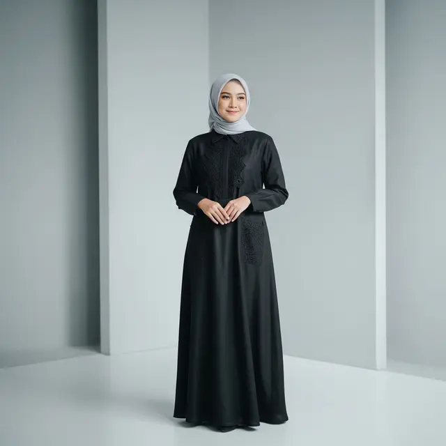 Gamis Hitam Linen dengan Renda pada Kerah dan Saku