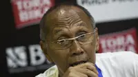 Pelatih Persija, Bambang Nurdiansyah, saat konferensi pers setelah pertandingan melawan Persipasi Bandung Raya (PBR) dalam Piala Jenderal Sudirman 2015 di Stadion Kanjuruhan, Malang, Kamis (19/11/2015). (Bola.com/Vitalis Yogi Trisna)