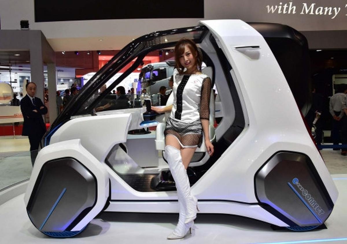 Pesona model-model seksi Jepang hiasi Tokyo Auto Show