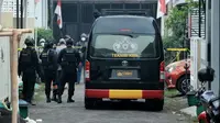 Densus 88 menangkap terduga teroris di Kota Batu Jatim. (Istimewa)