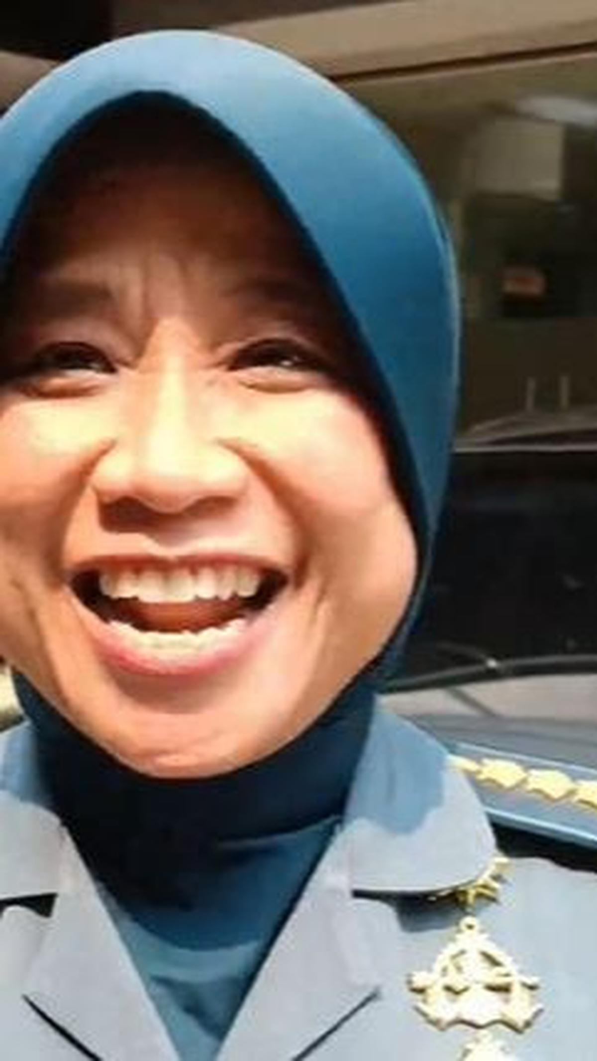 "Rahasianya selalu berdoa, kemudian jangan lupa Ayah dan Bunda. Itu nomor satu minta restu, dan hubungan kita selain ke atas dengan Allah SWT dan tentu hubungan dengan teman dan memang harus. Harus searah ya bawah dan atas samping kanan samping kiri," sam