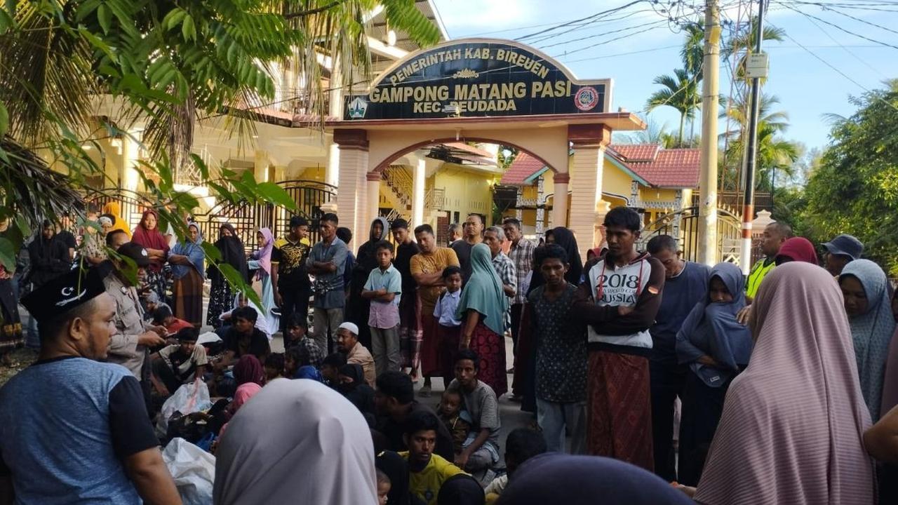 Mitra menjelaskan, saat ini staf UNHCR dan sejumlah pihak terkait masih fokus menangani kondisi kesehatan para pengungsi.<br>
