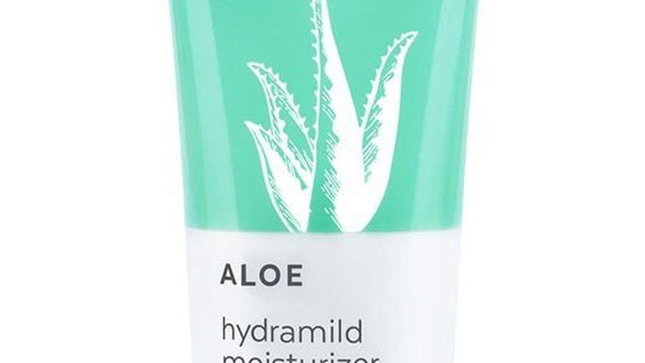 1. Wardah Nature Daily Moisturizer Aloe Vera
