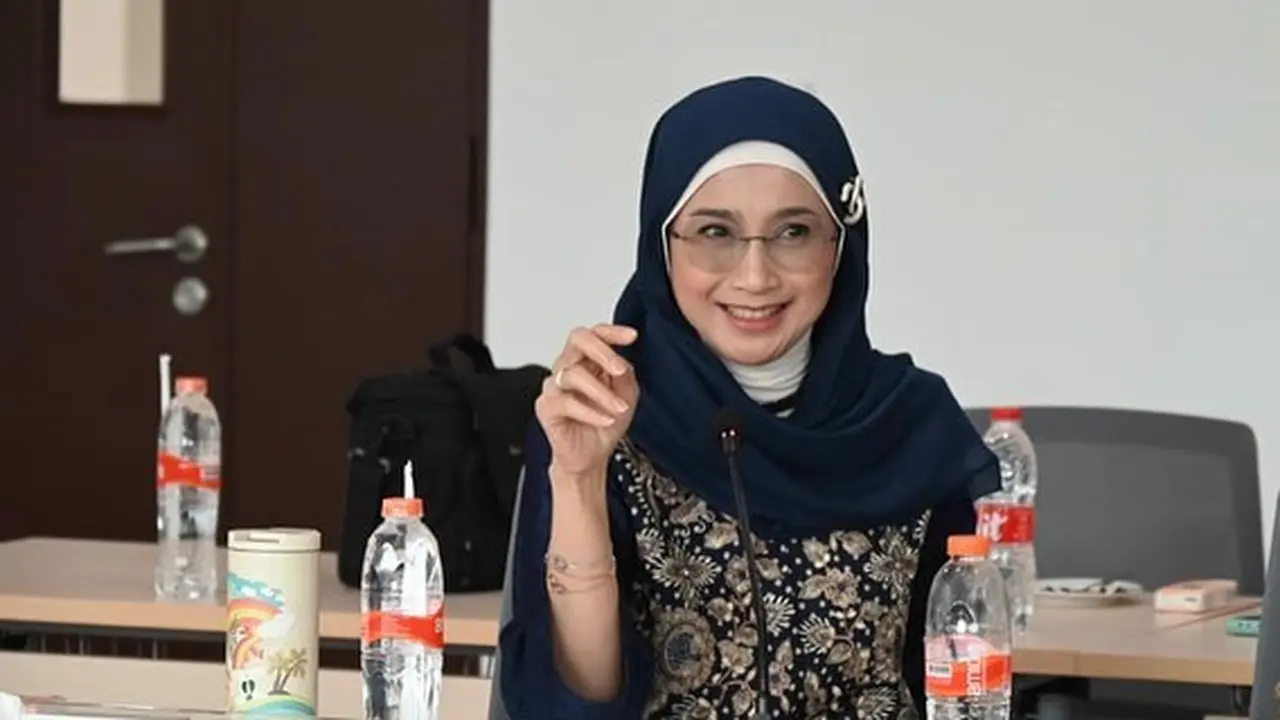 [Fimela] Desy Ratnasari