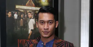 Dalam dunia film Ade Firman Hakim masih terbilang baru. Setidaknya, ia telah bermain di enam film. Walaupun mendapat peran terbilang kecil, Tapi ia tetap mensyukurinya. (Nurwahyunan/Bintang.com)