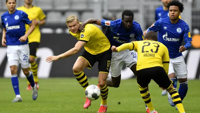 Borussia Dortmund Pesta Gol ke Gawang Schalke 04