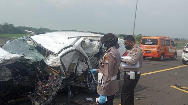 Vanessa Angel dan Suami Tewas dalam Kecelakaan di Tol Nganjuk, Ini Kronologinya