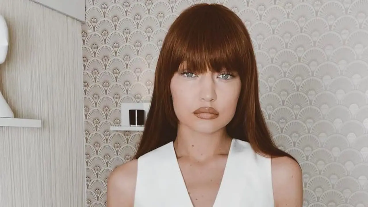 Intip Penampilan Baru Gigi Hadid dengan Rambut Berponi Usai Putus dari Zayn Malik