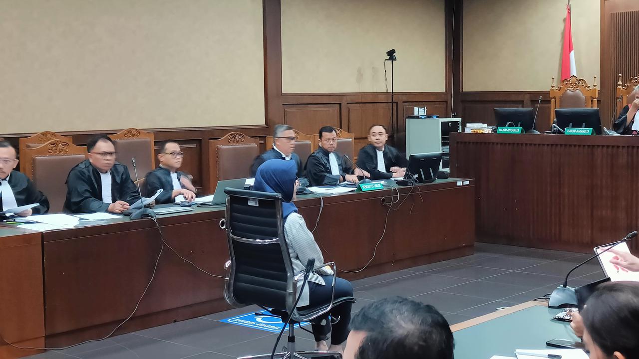 Sidang Hasto: Riezky Aprilia Cerita Diajak Bertemu 4 Mata dengan Kader PDIP Saeful Bahri di Kamar Hotel