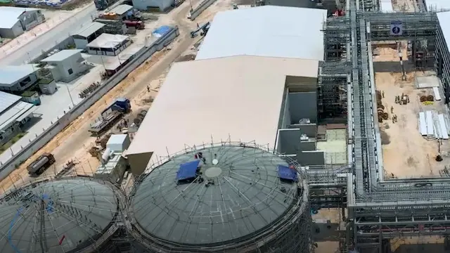 Pembangunan smelter bijih tembaga di kawasan Java Integrated Industrial and Port Estate (JIIPE), Manyar, Gresik, sudah mencapai 90,6 persen dan rencananya pada akhir Mei 2024 mendatang sudah mulai beroperasi.  (Dok MIND ID)