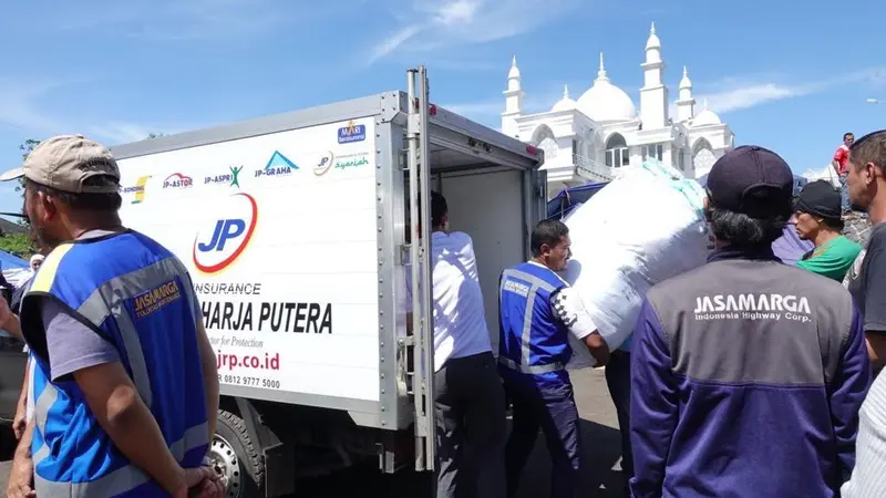 PT Jasaraharja Putera memberikan bantuan kepada korban bencana alam gempa bumi Cianjur.