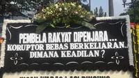 Karangan Bunga Berwarna Hitam untuk Ahok Dikirim ke Balai Kota (Liputan6.com/Delvira Hutabarat)