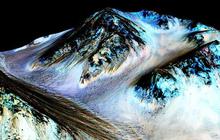 Video ini menjelaskan mengapa ada air di Mars