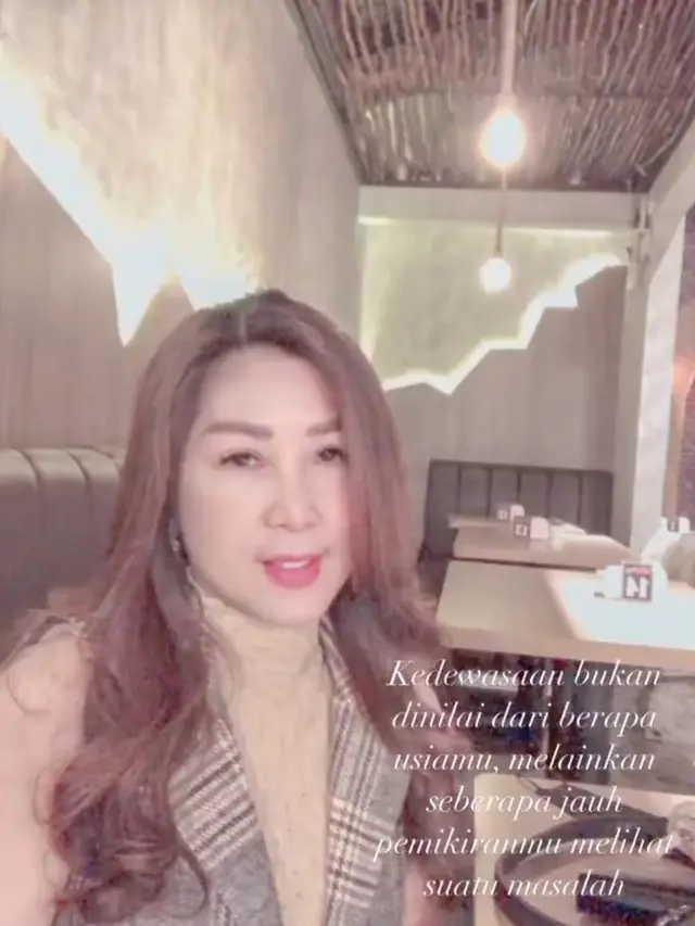 Unggahan Julie Tan, ibunda Larissa Chou. (Foto: Instagram @julietanherisman)