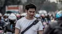 Produktivitas Donny Alamsyah di dunia seni peran tahun ini menguat. Salah satunya lewat film Sengkolo Malam Satu Suro yang tayang di bioskop, Juni 2024. (Foto: Dok. Instagram @donnyalamsyah)