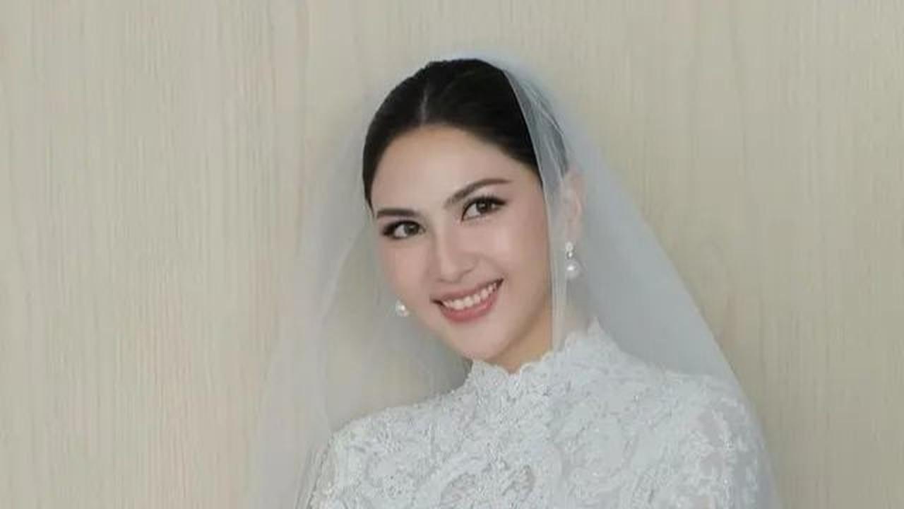 2. Jessica Mila - Aktris yang memerankan Angela dalam sinetron ini juga berhasil mempertahankan kariernya di dunia hiburan.
