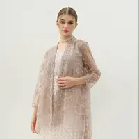 Ainaia Kebaya by Binar (Sumber: Instagram/_binarbinar_)