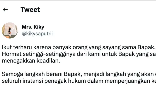 Unggahan Kiky Saputri bersama foto hakim Wahyu Iman Santoso. (Foto: Dok. Twitter @@kikysaputrii)