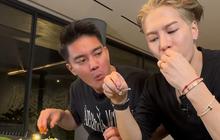 Potret Jackson Wang Makan Nasi Padang Beralas Daun Pisang Bareng Boy William, Lahap Banget Nikmati Ayam Pop