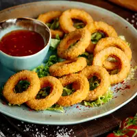 Resep onion ring simpel cuma 5 bahan (Credit: Freepik/KamranAydinov)