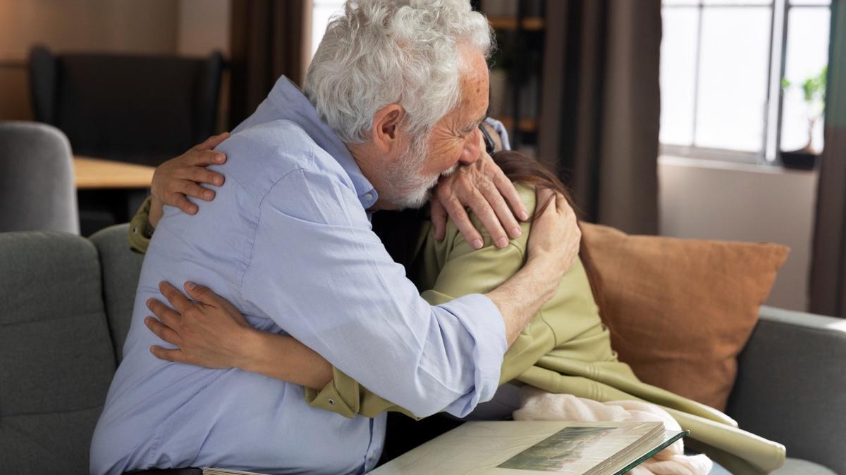 30 Jenis Pelukan dan Maknanya: Lebih dari Sekadar Sentuhan, Bahasa Kasih Sayang