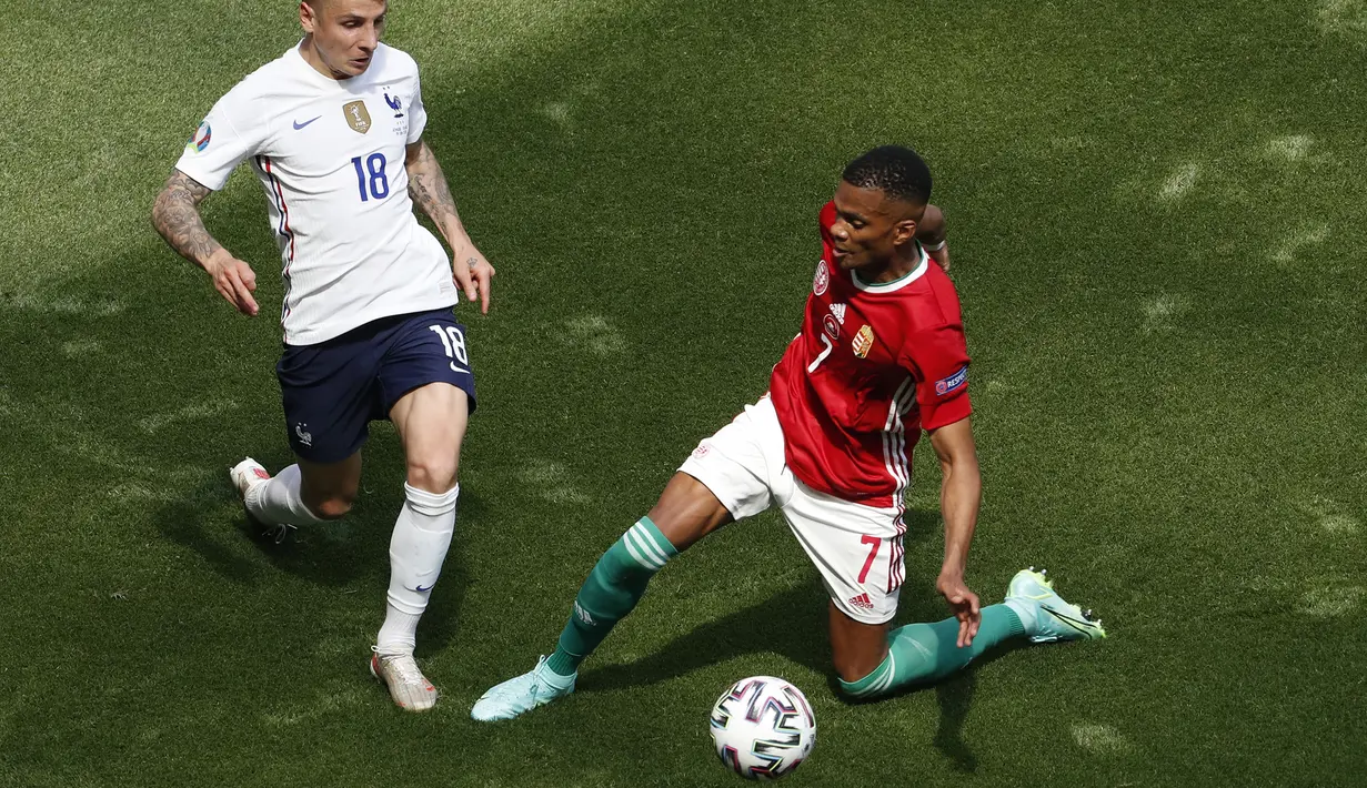 Loic Nego merupakan pemain bek kanan Timnas Hungaria. Ia tercatat memiliki kecepatan 33,8 km/jam saat berlari di perhelatan Euro 2020. (Foto: AFP/Pool/Laszlo Balogh)