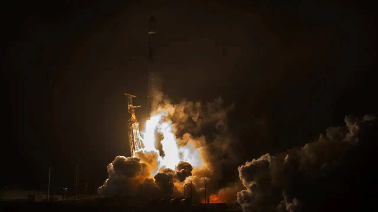 Banner Infografis Jurus NASA Cegat Asteroid Berpotensi Tabrak Bumi. (Foto: Bill Ingalls/NASA via AP)