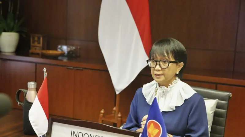 Menlu Retno Marsudi dalam press briefing bersama awak media pada Kamis, (10/9/2020).