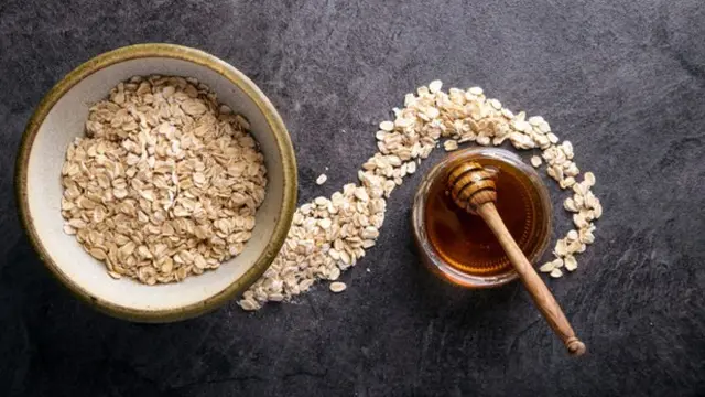 Atasi Jerawat Hormonal dengan Masker Oatmeal dan Madu, Begini Tips dari Pengguna TikTok
