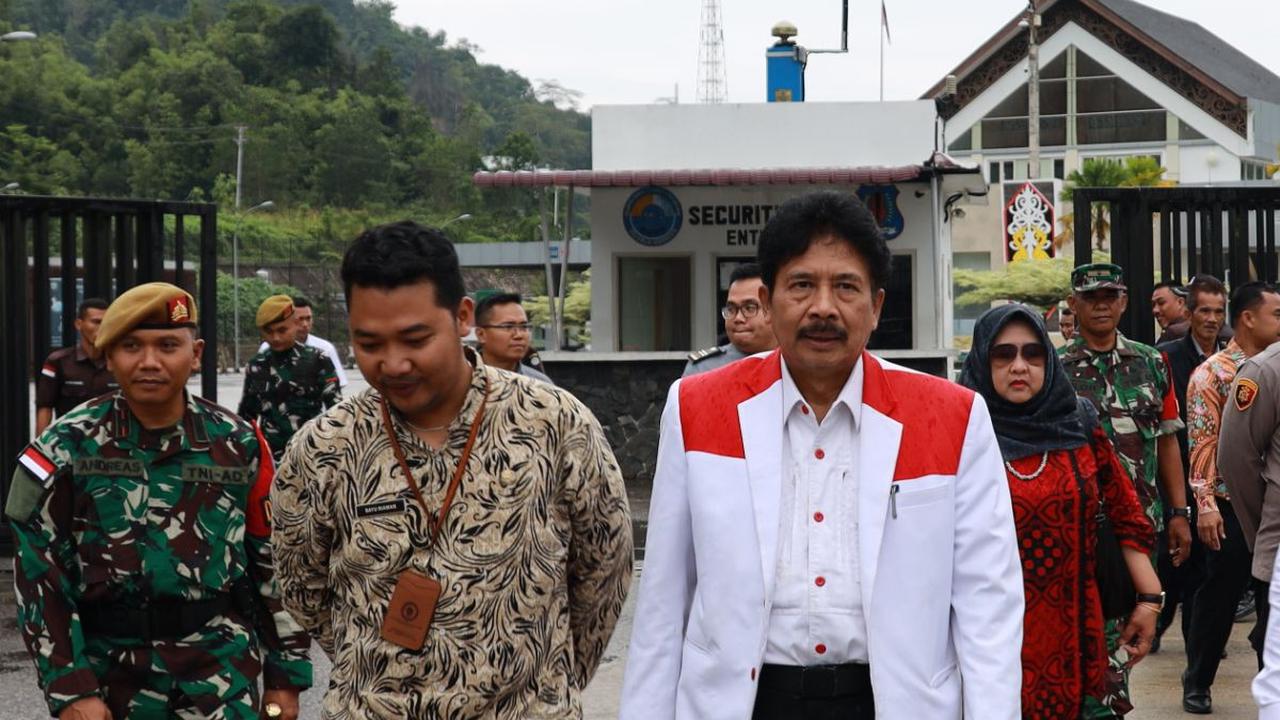 Kunjungi PLBN Entikong, Kepala BPIP Komitmen Perkuat Ideologi Pancasila di Perbatasan