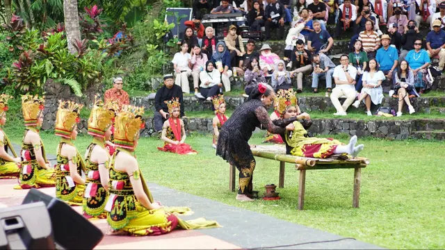 Prosesi meras gandrung di Taman Gandrung Tera Kota Banyuwangi (Istimewa)