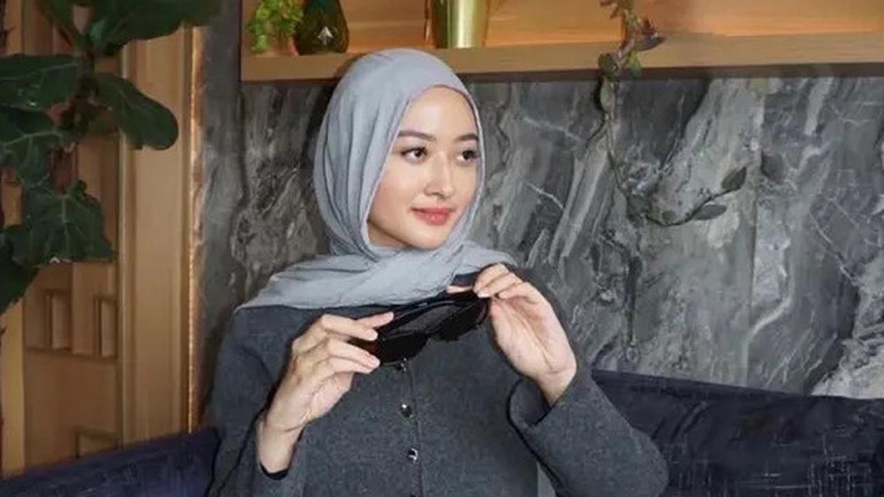 6 Potret Puteri Modiyanti Anak Tommy Soeharto Mantap Berhijab Sepulang Umrah, Makin Cantik dan Tetap Stylish