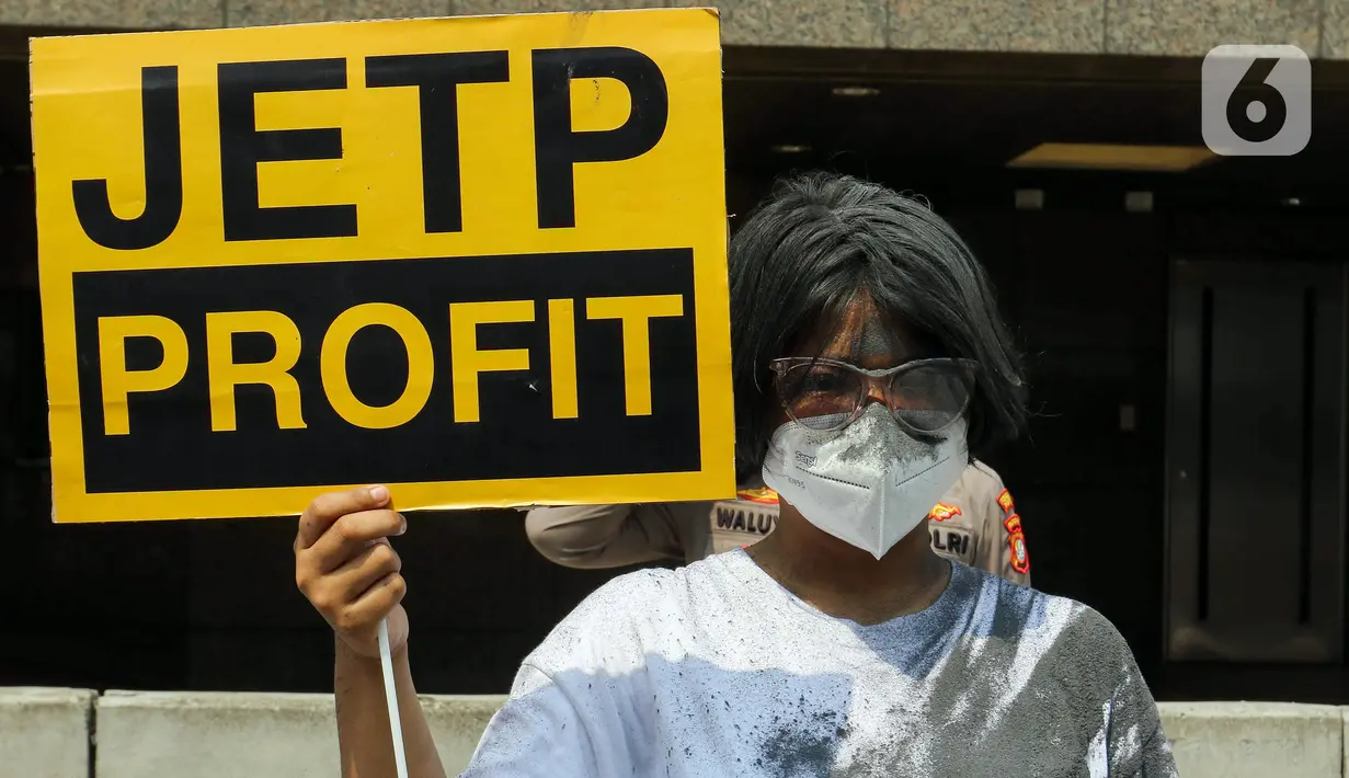 Rancangan rencana investasi dan kebijakan komprehensif atau comprehensive investment and policy plan (CIPP) dalam Just Energy Transition Partnership (JETP) dinilai kurang memihak masyarakat. (Liputan6.com/Herman Zakharia)